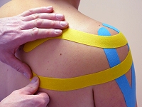 medical taping schouder